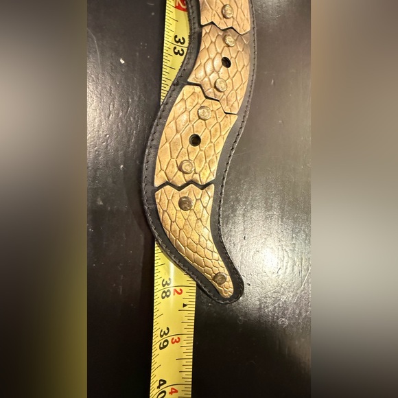 Vintage 80s Snake Belt Brass Tone Embossed Metal Belt - Picture 6 of 13